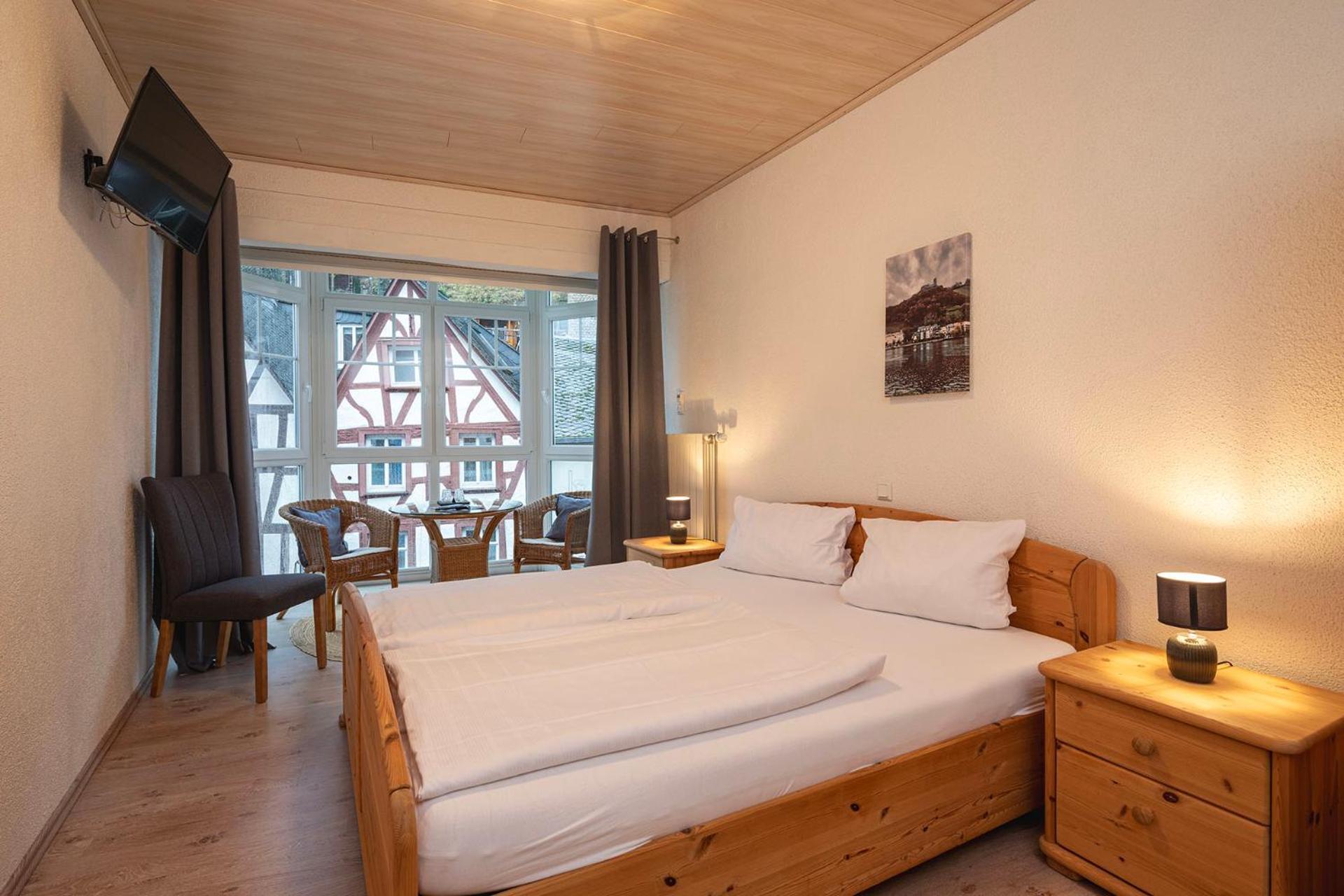 Hotel Ursula Garni *